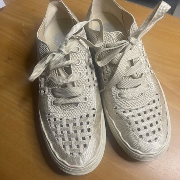 Vince Camuto Jamminna woven sneakers in bone - Picture 1 of 6